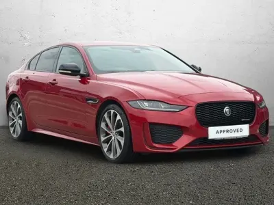 Usado Jaguar XE R-Dynamic 204 HP (150 kW) 2024 Vermelho Sedan