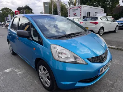 Begagnad Honda Jazz S 90 HK (66 kW) 2010 Blå Halvkombi