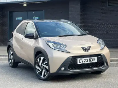 Used Toyota Aygo X 72 HP (52 kW) 2023 Beige SUV