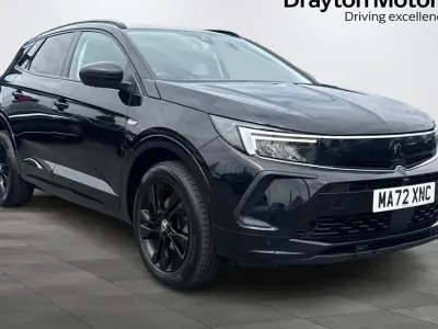 Used Vauxhall Grandland X SRi 130 HP (95 kW) 2022 Black SUV