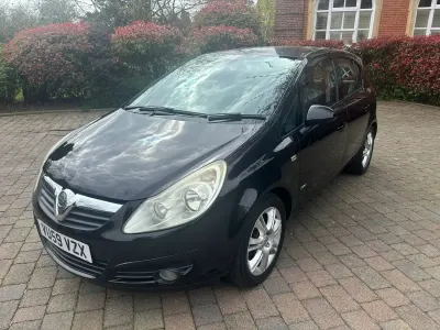 Used Vauxhall Corsa Design Edition 90 HP (66 kW) 2009 Black Hatchback