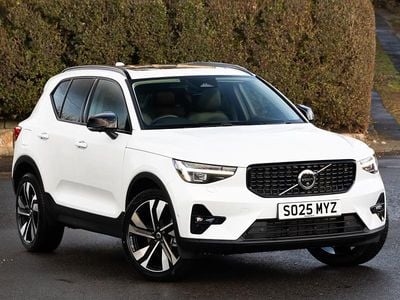 White New 2025 Volvo XC40 Ultra SUV | £35,998 (Super price)