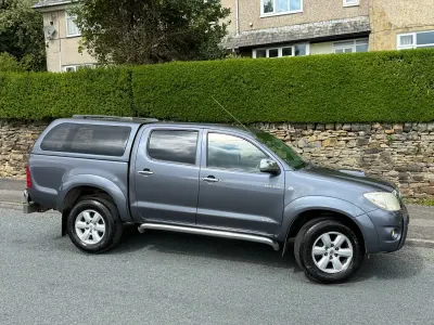 Second-hand Toyota HiLux 171 CP (125 kW) 2011 Gri Pickup