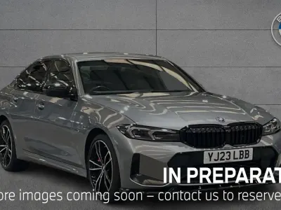 Begagnad BMW 330e M Sport 288 HK (211 kW) 2023 Grå Sedan