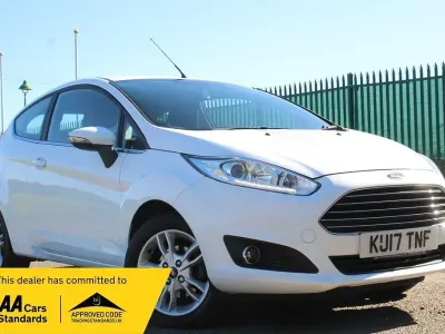 Used Ford Fiesta Zetec 82 HP (60 kW) 2017 White Hatchback