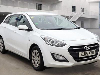White Used 2015 Hyundai i30 Estate | £2,000 (Expensive)
