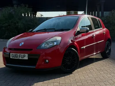 Used Renault Clio Dynamique 2011 Red Hatchback