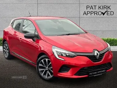 Begagnad Renault Clio V Evolution 90 HK (66 kW) 2023 Röd Halvkombi