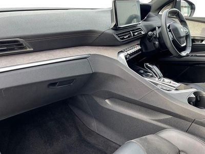 Used Peugeot 5008 Premium 129 HP (94 kW) 2023 White SUV