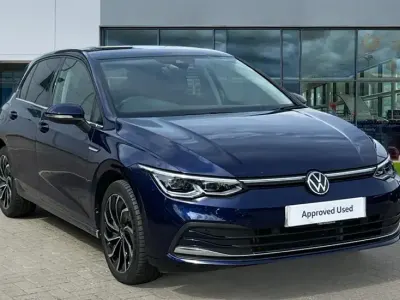 Used VW Golf VIII Edition 150 HP (110 kW) 2023 Atlantic blue metallic