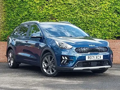 Begagnad Kia Niro 139 HK (102 kW) 2021 Blå SUV