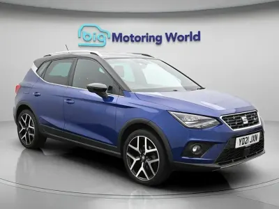 Usado Seat Arona FR Sport 110 CV (80 kW) 2021 Azul SUV
