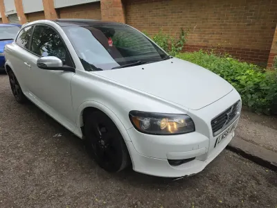 Used Volvo C30 R-Design 100 HP (73 kW) 2008 White Hatchback