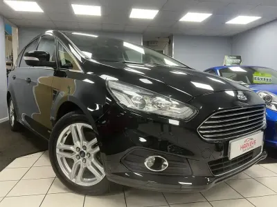 Begagnad Ford S-MAX Titanium 150 HK (110 kW) 2016 Svart Minibuss