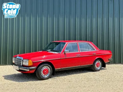 Used Mercedes 200 1981 Red Sedan