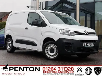 Usado Citroën Berlingo 100 CV (73 kW) 2023 Blanco Monovolumen