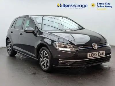Begagnad VW Golf VII Match 130 HK (95 kW) 2019 Svart Halvkombi