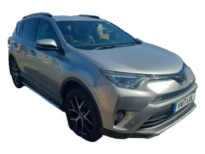 Usado Toyota RAV4 151 HP (111 kW) 2017 Prateado SUV