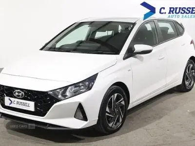 Used Hyundai i20 SE 100 HP (73 kW) 2023 White Hatchback