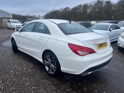 Used Mercedes CLA180 122 HP (89 kW) 2017 White Sedan