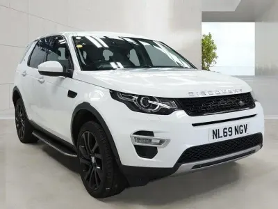 Używany Land Rover Discovery Sport HSE Luxury 180 KM (132 kW) 2019 Biały SUV