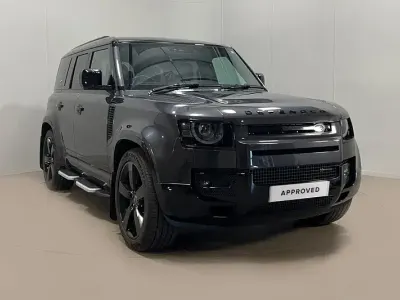 Usado Land Rover Defender HSE Dynamic 295 HP (216 kW) 2023 Cinzento SUV