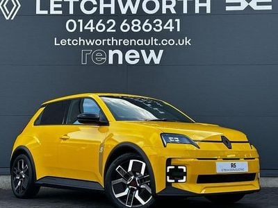 New 2025 Renault 5 E-Tech Komfort Hatchback | £26,540 (Fair price)
