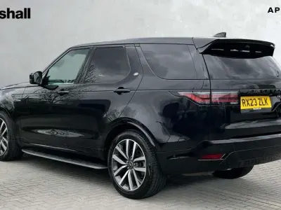 Usado Land Rover Discovery 5 SE Dynamic 249 HP (183 kW) 2023 Preto SUV