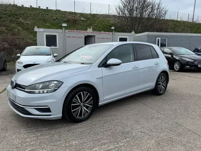 Usado VW Golf VII SE 130 HP (95 kW) 2020 Prateado Citadino