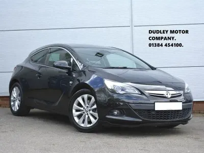 Używany Vauxhall Astra GTC SRi 140 KM (102 kW) 2013 Czarny Coupe