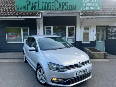 Usado VW Polo Match 75 CV (55 kW) 2017 Plateado Utilitario