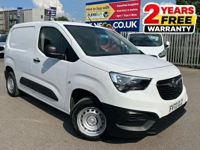 Usado Vauxhall Combo 100 HP (73 kW) 2022 Branco Monovolume