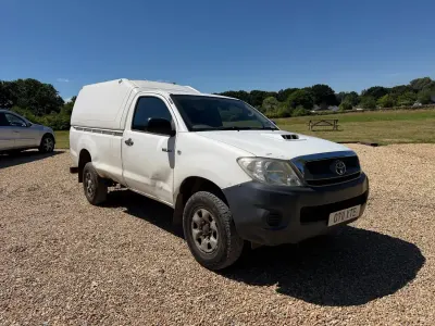 Used Toyota HiLux 2011 White Pickup