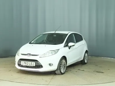 Used Ford Fiesta Titanium 96 HP (70 kW) 2012 White Hatchback
