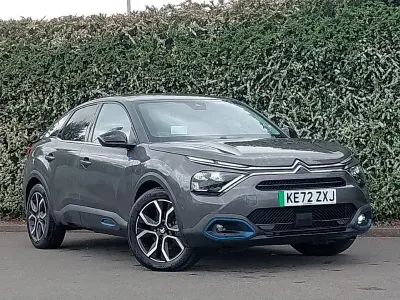 Usado Citroën e-C4 Shine 100 kW (136 HP) 2023 Cinzento Citadino