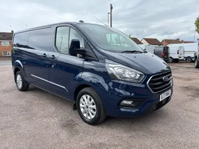 Usado Ford Transit Custom Limited 130 HP (95 kW) 2021 Azul Van