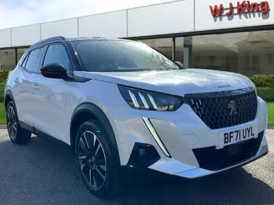 Used Peugeot 2008 Premium 130 HP (95 kW) 2021 White SUV