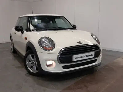 Used Mini ONE 102 HP (75 kW) 2015 White Hatchback