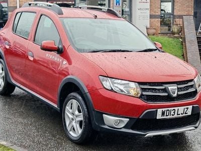 Used Dacia Sandero Lauréate 90 HP (66 kW) 2013 Red Hatchback