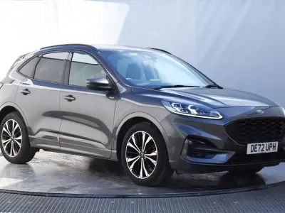 Käytetty Ford Kuga ST-Line X 150 HP (110 kW) 2023 Harmaa Katumaasturi