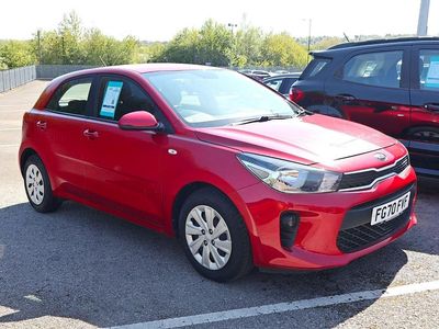 Begagnad Kia Rio 84 HK (61 kW) 2020 Röd Halvkombi