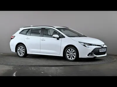 Usado Toyota Corolla 2024 Blanco Familiar