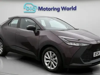 Used Toyota C-HR 140 HP (102 kW) 2024 Purple SUV