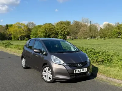 Second-hand Honda Jazz ES 2015 Maro Hatchback
