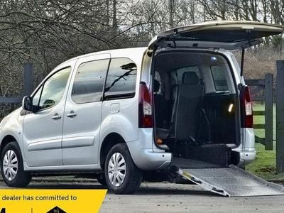 Used Citroën Berlingo Feel 100 HP (73 kW) 2017 Silver MPV