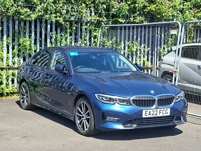 Used BMW 330e Sport Line 292 HP (214 kW) 2022 Blue Sedan