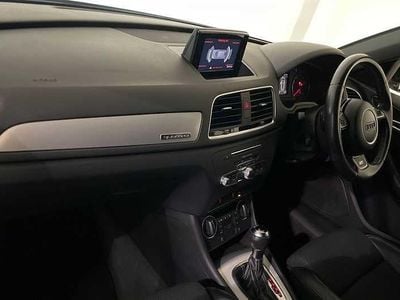 Begagnad Audi Q3 S-Line 150 HK (110 kW) 2016 Svart SUV