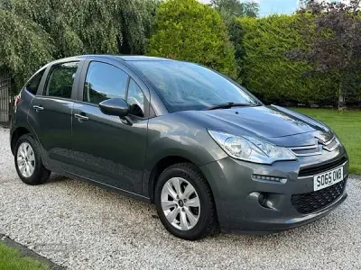 Used Citroën C3 SELECTION 75 HP (55 kW) 2015 Grey Hatchback