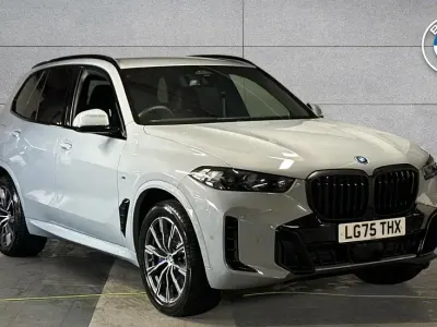 Begagnad BMW X5 M Sport 482 HK (354 kW) 2025 Grå SUV