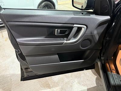 Used Land Rover Discovery Sport SE 180 HP (132 kW) 2017 Black SUV